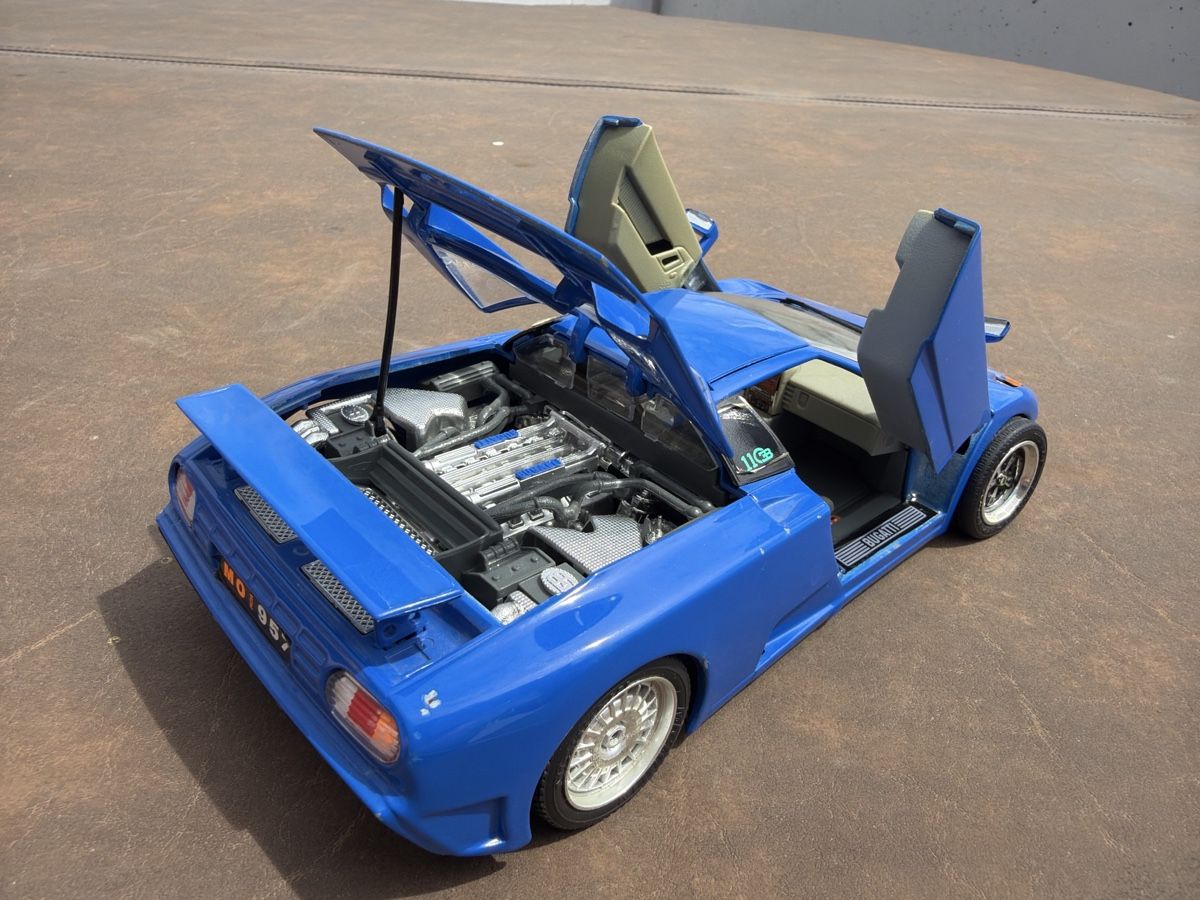 Bburago Modellautos: Bugatti EB 110 - 1/18 - Bburago – Defekt aus Wolfwil von Rolex1 7