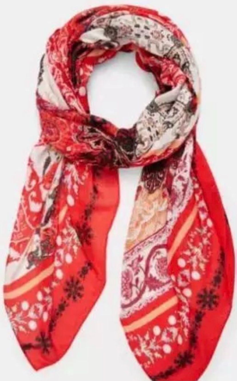 Foulard & Sciarpe: Desigual Schals – Nuovo (secondo la descrizione) da Birmenstorf AG venduto da BMW.M5 9