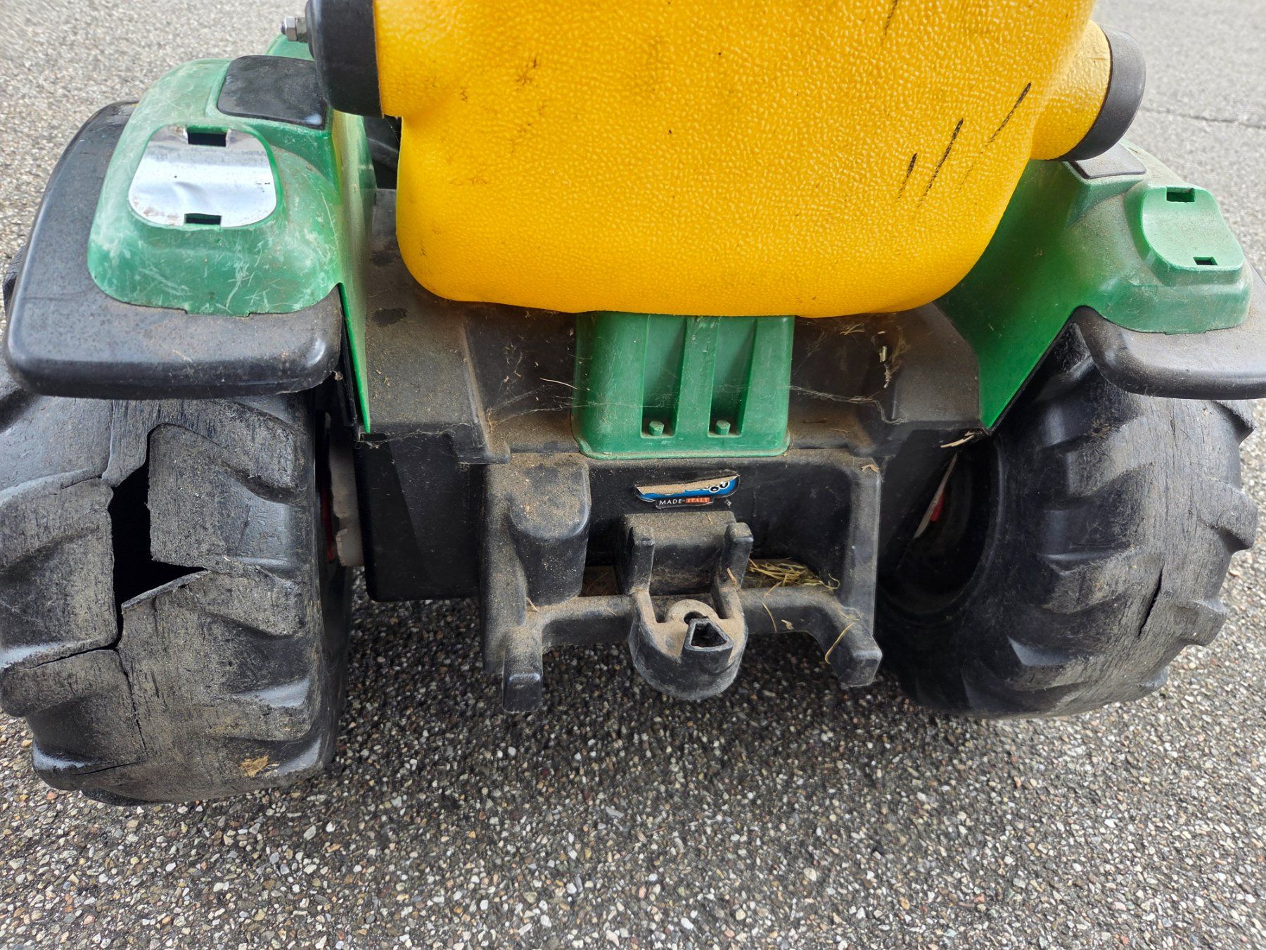 Peg Perego Fahrzeuge für Kinder: Peg Perego John Deere Elektrotraktor – Defekt aus Ebnet von Volvo.Power 8
