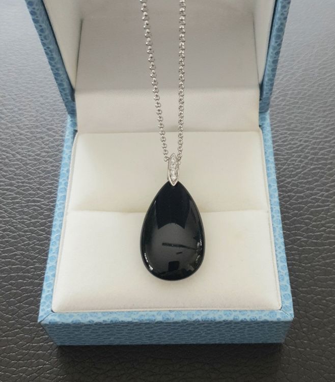 Tropfenanhänger aus Onyx mit Silberkette (Neu und originalverpackt) in ...