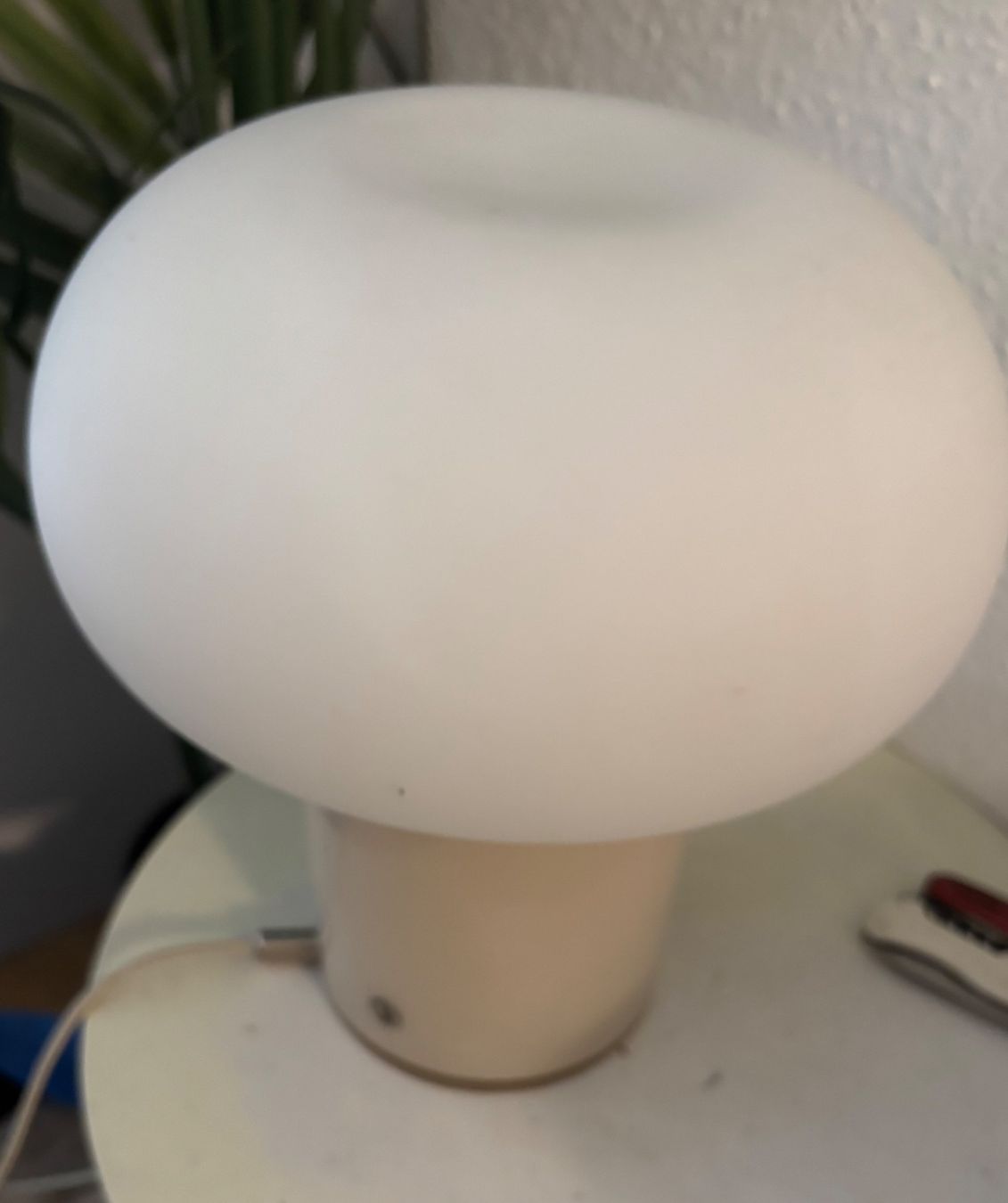 Sedie: Lot petits électroménager, meubles, lampes – Usato da Genève venduto da cod_8gbz 1