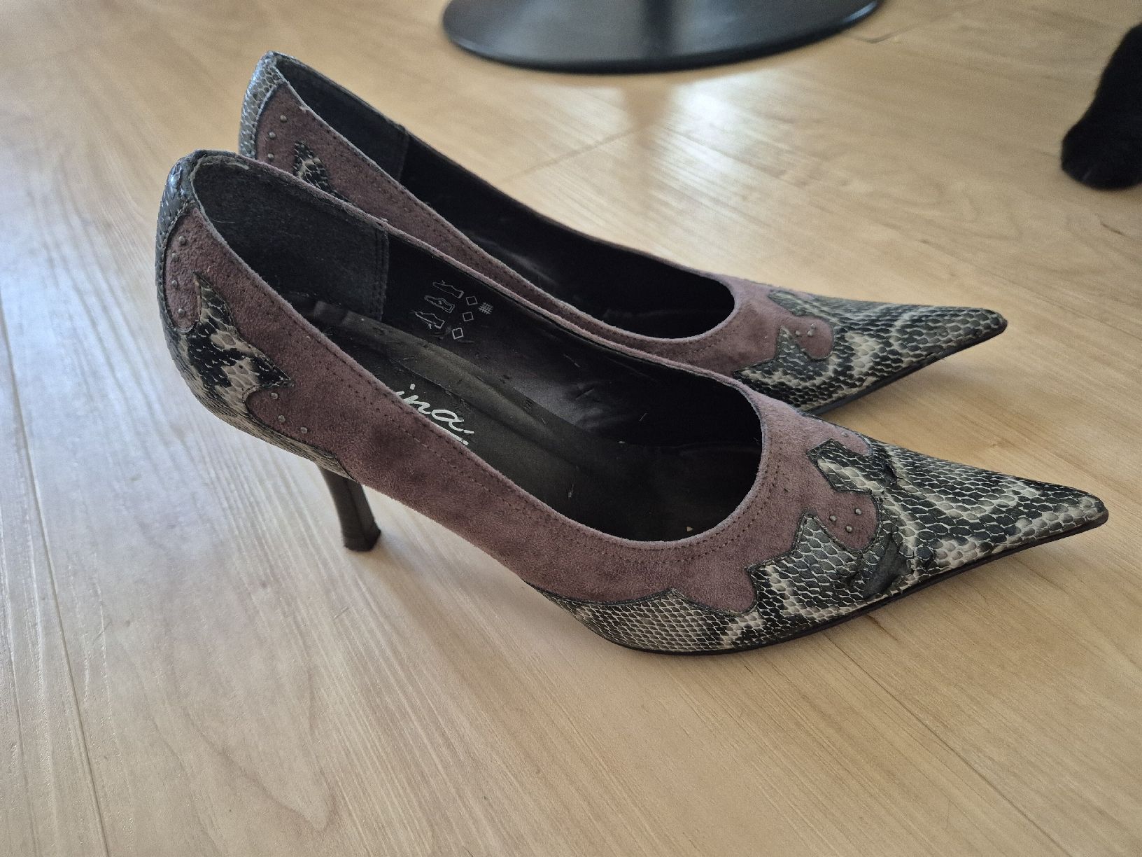 Scarpe da donna: Pumps – Usato da Riehen venduto da Vaniisha13 1