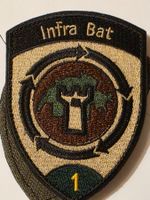 Infra Bat 1 grun mit Klett Abzeichen original