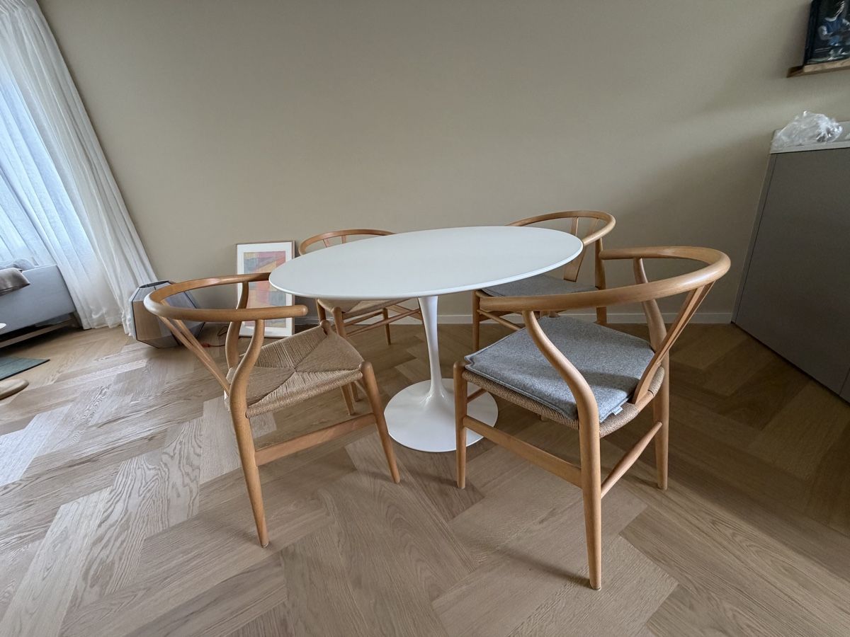 Tavoli: Saarinen tulip table 107cm – Nuovo (secondo la descrizione) da Zürich venduto da d_o_sw6s