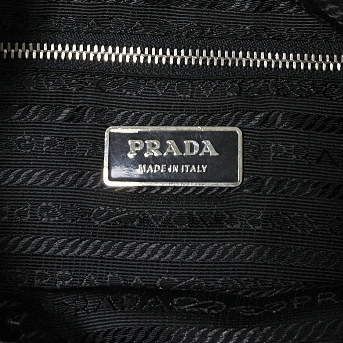 Prada Borse: Prada Logo Shoulder Bag – Usato da Chamoson venduto da Sapoloshop 3