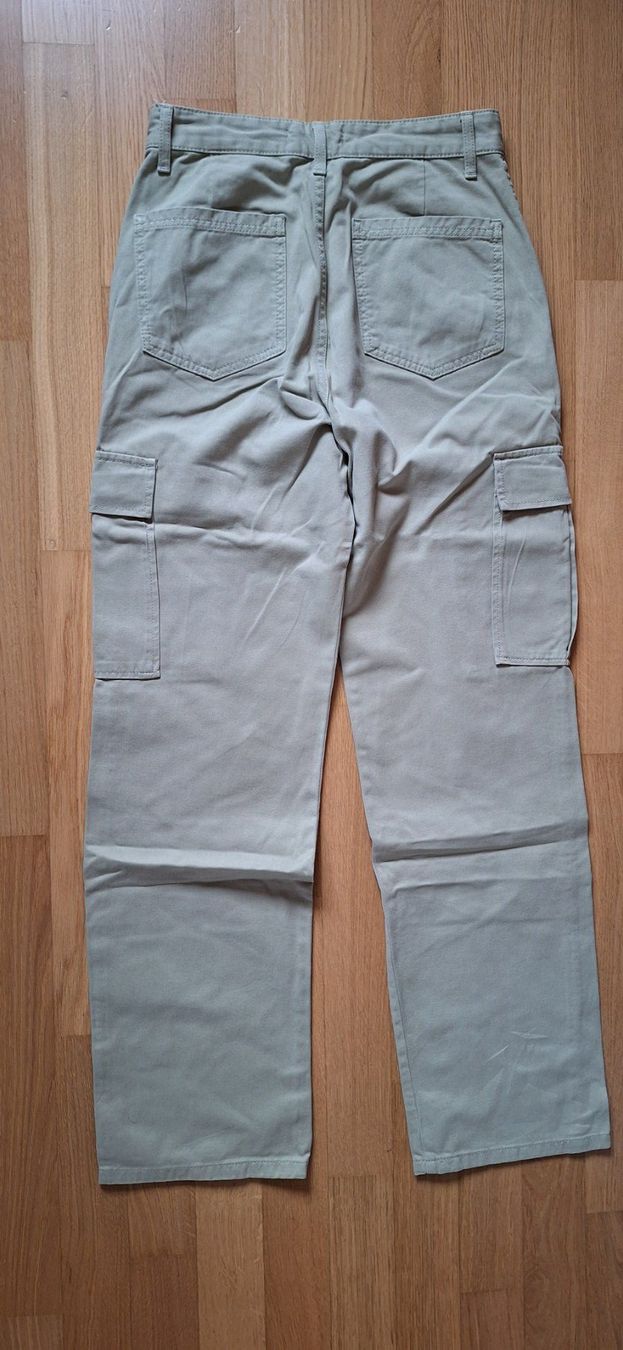Stradivarius Pantaloni: Stradivarius, pantalon cargo – Nuovo (secondo la descrizione) da Lussery-Villars venduto da pousinete02 1