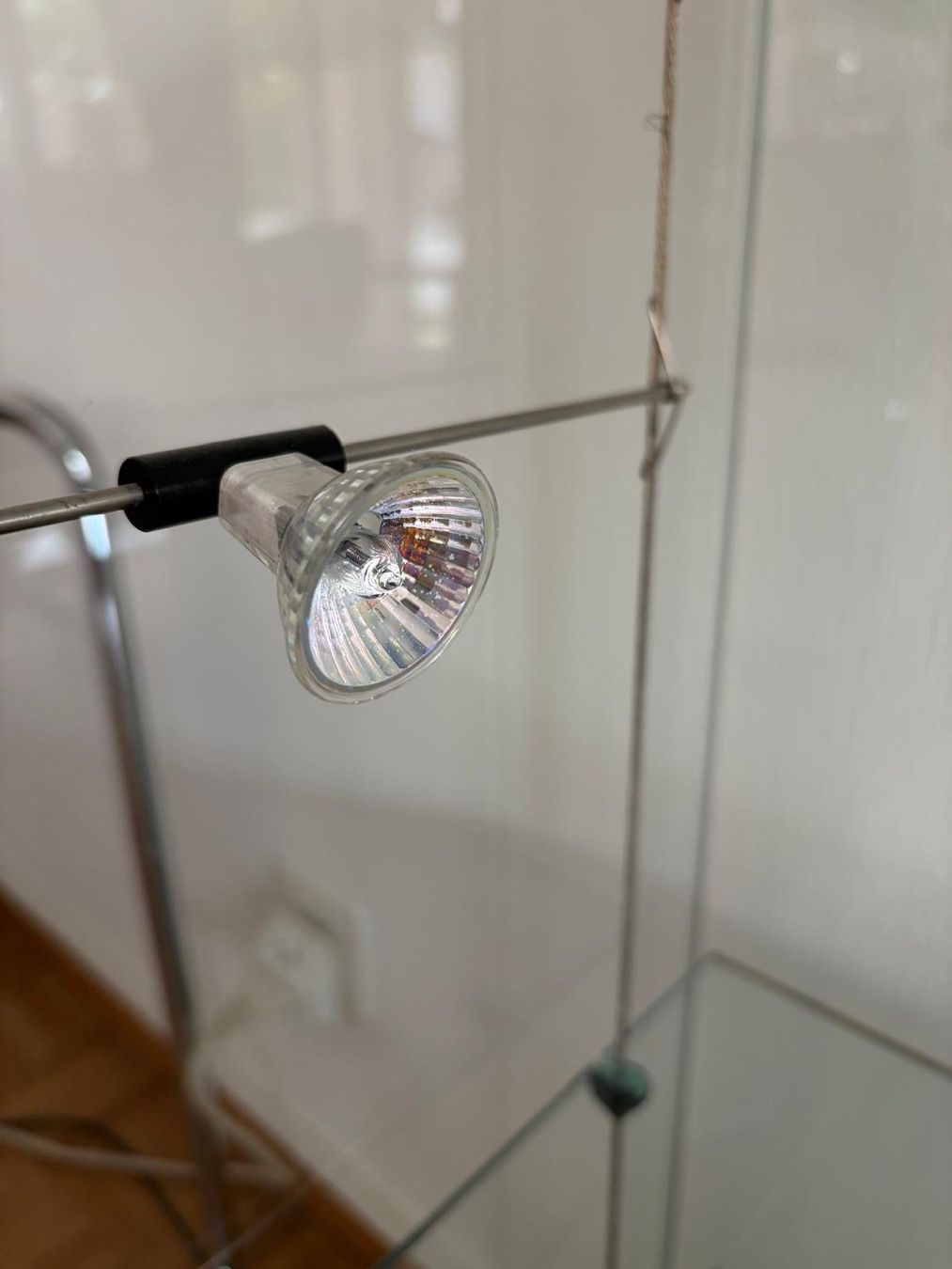 Vetrine: Exklusive Glasvitrine von Glaströsch mit Beleuchtung – Usato da Luzern venduto da Johannas-flohmarkt 7