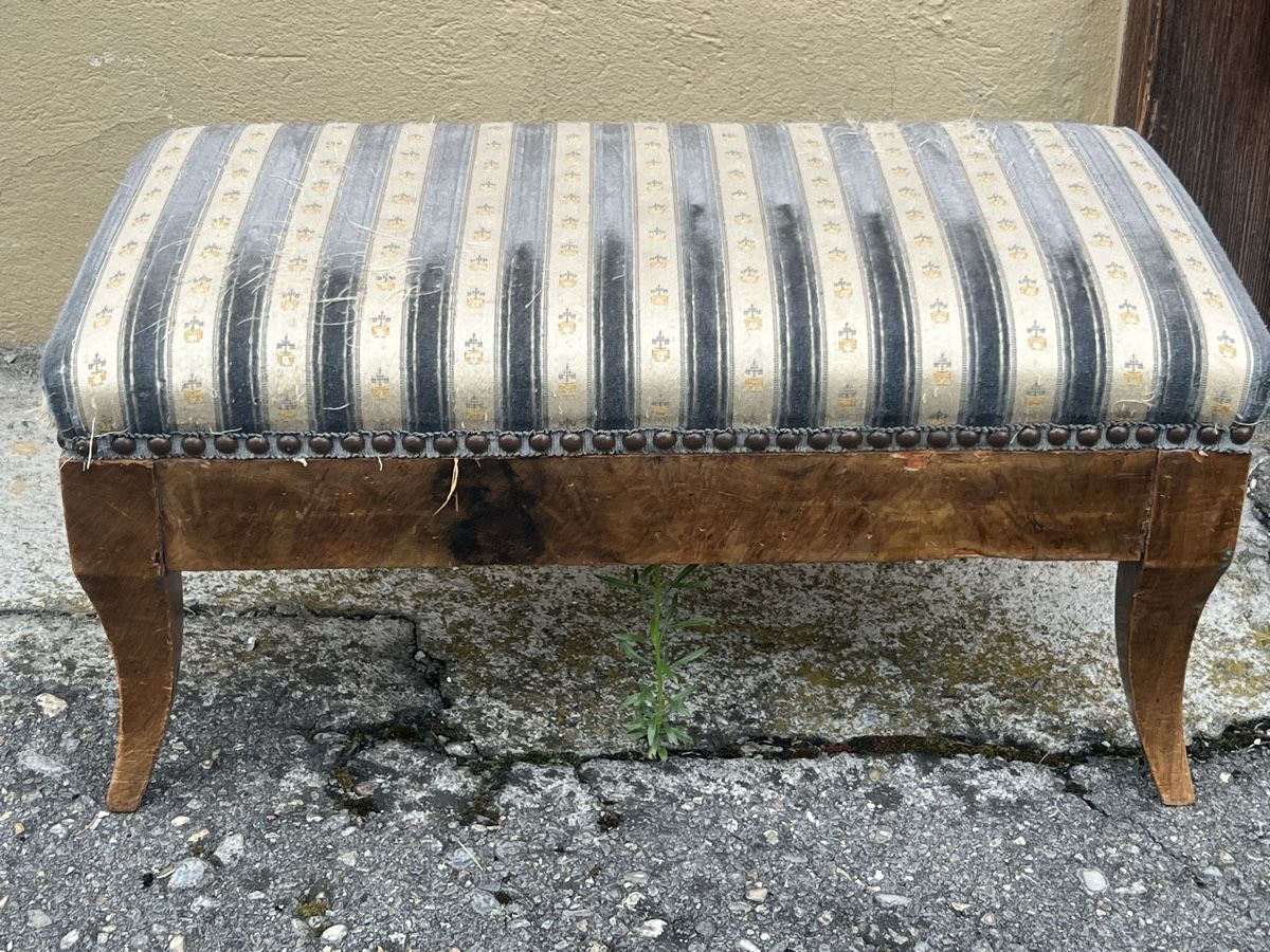 Articoli in legno: Fussschämeli Antik – Usato da Kriens venduto da Clevero 1