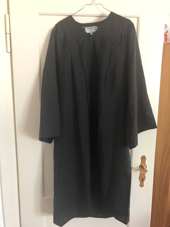 Graduationsrobe / Talar mit Doktorhut – Schwarz – Grösse 48 (Gebraucht ...