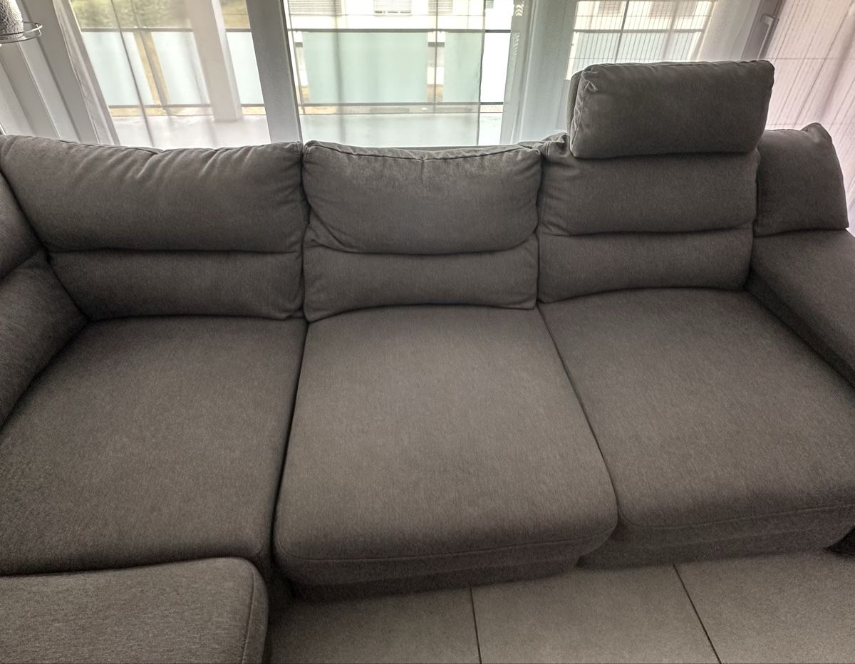 Divani: Ecksofa grau mit Bettfunktion und Stauraum  – Usato da Safenwil venduto da Kruemmelchen91 4