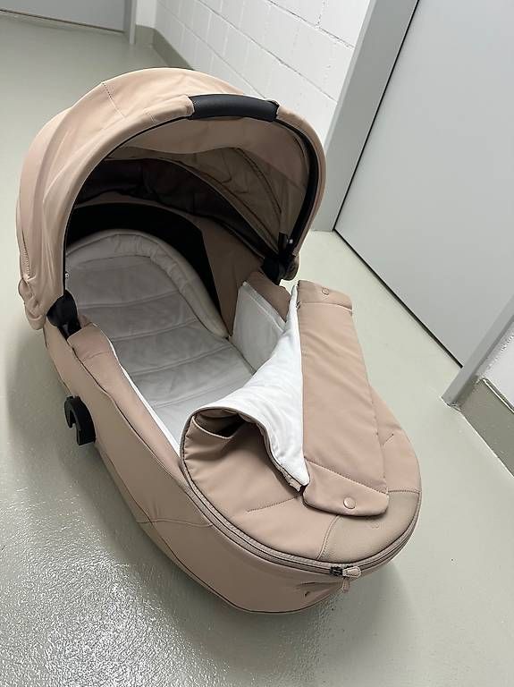 Seggiolini per auto: Faltbare Cybex Wanne 2026 – Usato da Zürich venduto da Michelle_U 1