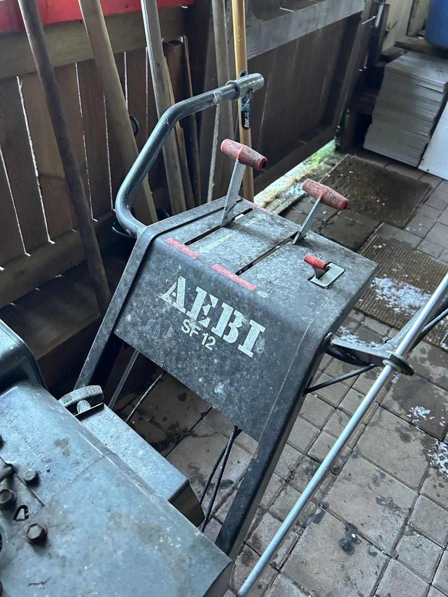 Aebi Toutes les machines: Schneefräse Aebi SF12 – D'occasion à Flumserberg Portel par meg_d5m9 1