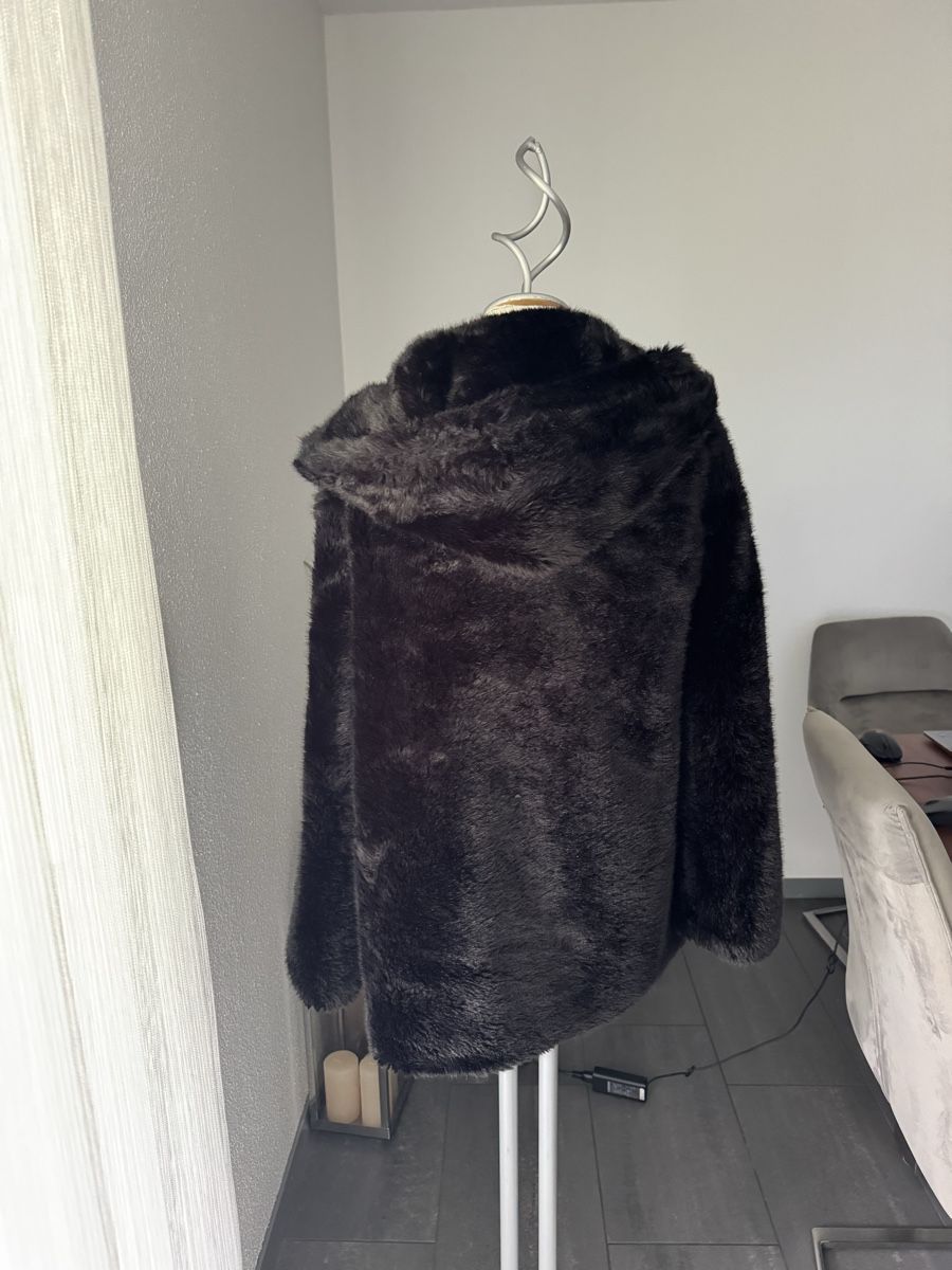 Zara Jacken: Elegante Kunstpelz Jacke - Grösse S – Gebraucht aus Olten von bir_k96n 2
