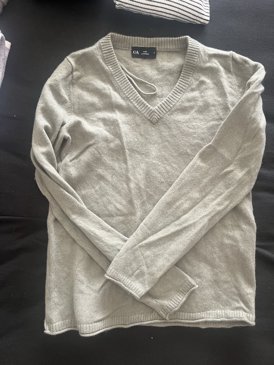 Lotti di vestiti: Kleidungspaket Damen Pullover Hosen – Usato da Olten venduto da sae_82z2 5