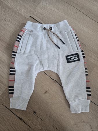Baby Jogginghose Burberry grau Grösse 80 cm gebraucht