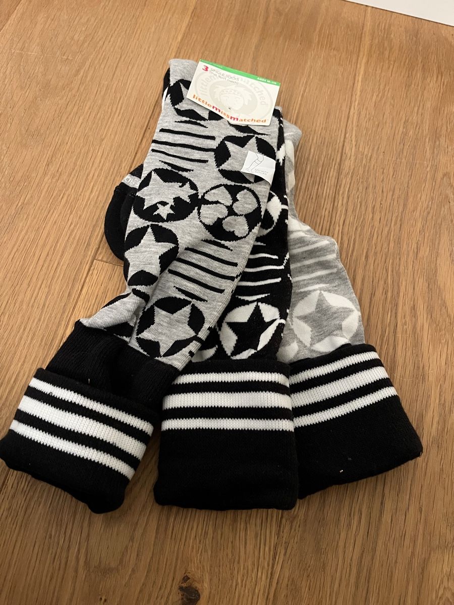 Chaussettes: Trio de Chaussettes grises – Neuf avec emballage d'origine à St. Prex par Nikolletta