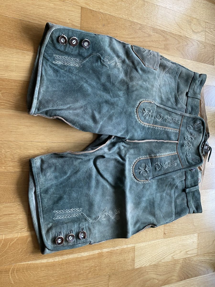 Pantaloni: Grüne Lederhose Gr. 48 bestickt – Usato da Horgen venduto da Friedrichsf
