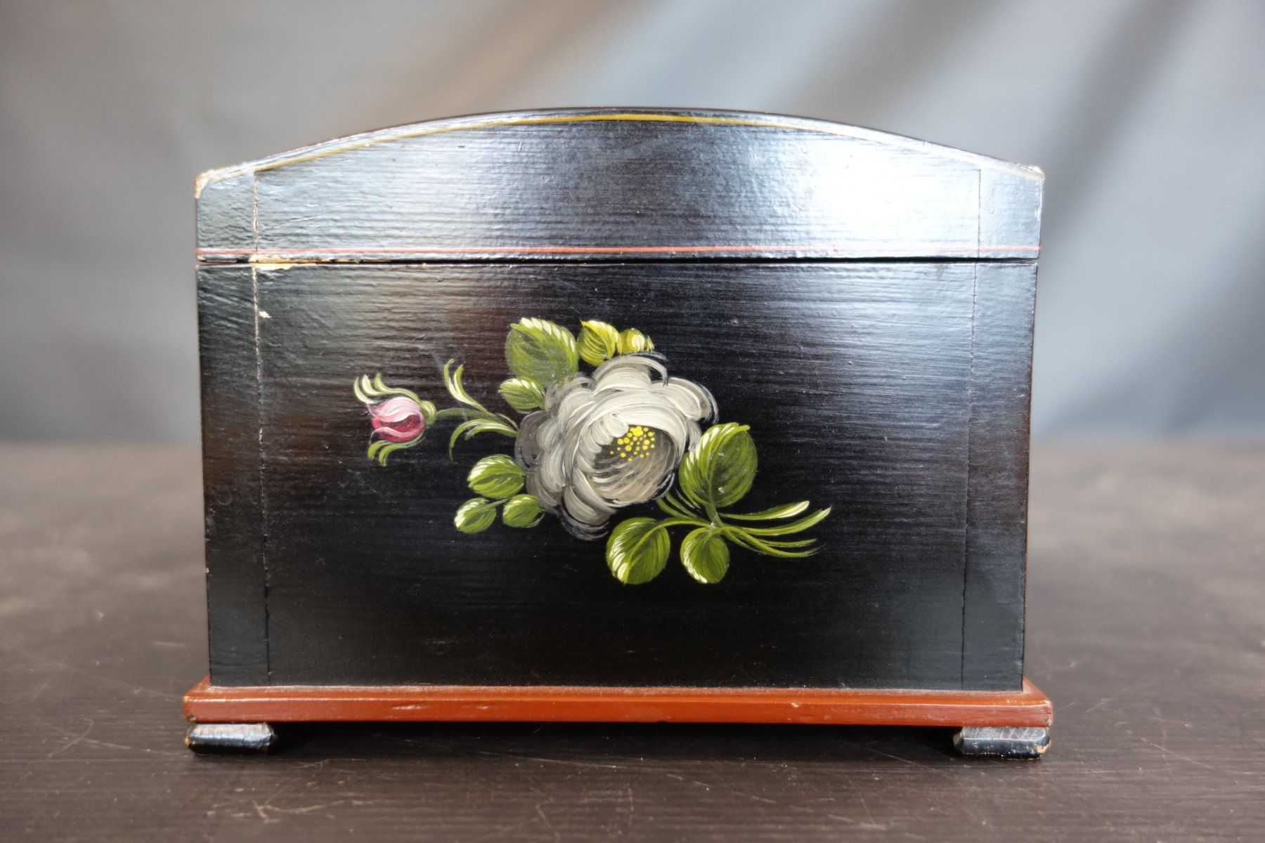 Cassapanche: Holzschatulle mit handgemalter Blumenmalerei – Usato da Basel venduto da bk_brockibasel 5