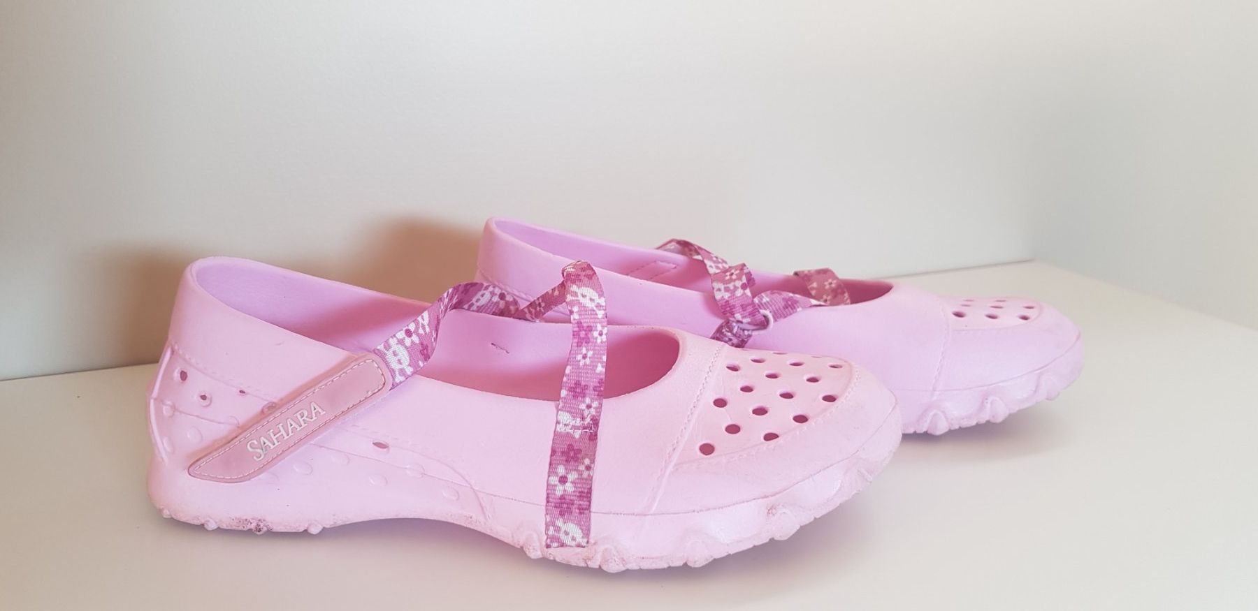 Scarpe per ragazze: Badeschuhe rosa, Gr. 35 – Usato da Dietikon venduto da grafad 1