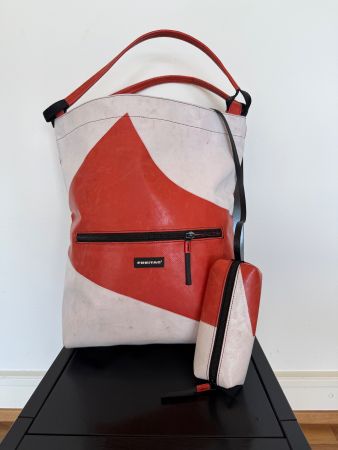 Freitag Tasche rot-weiss, inkl. Anhängetasche