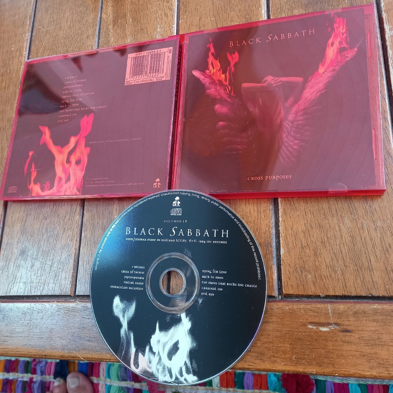 CD: Black sabbath - cross... – Usato da St-Cergue venduto da VeganWarrior