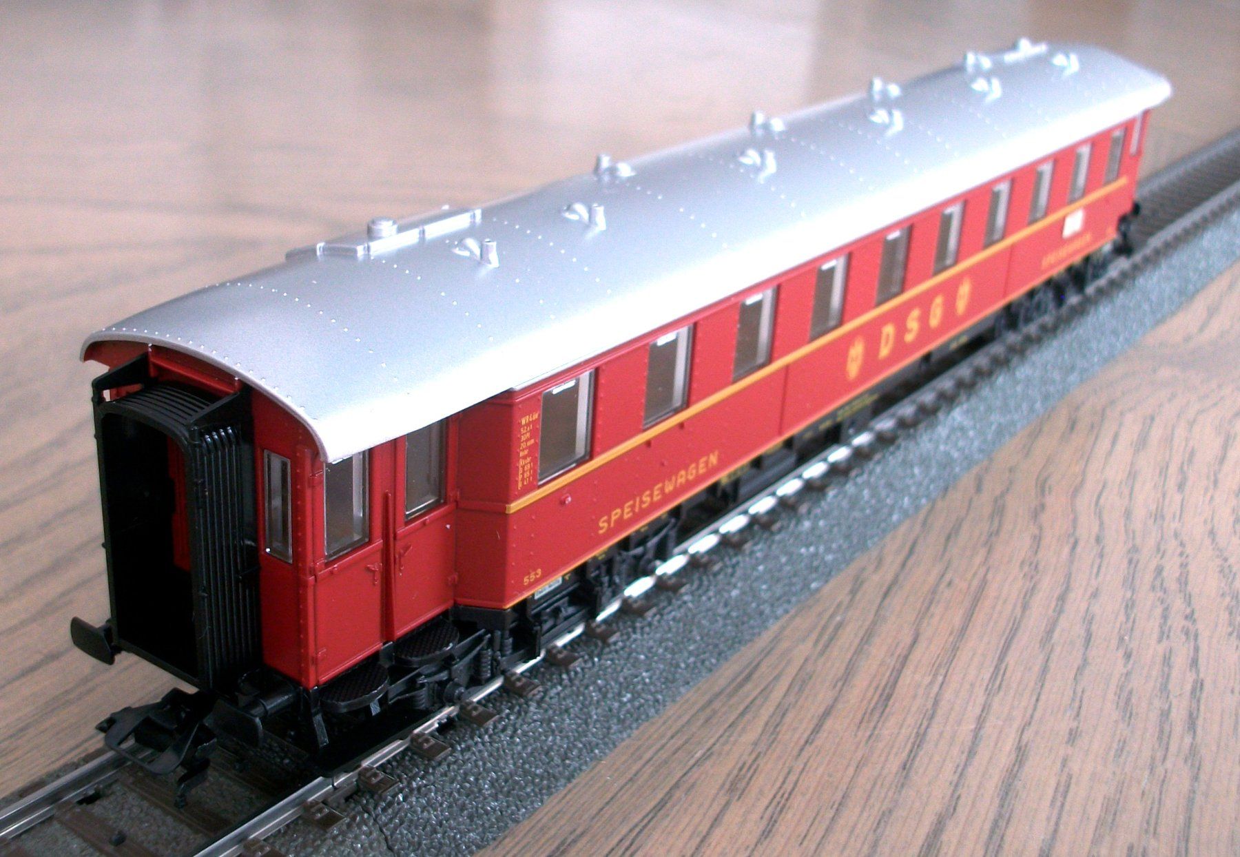 Märklin Modellini di ferrovie: DSG-Speisewagen rot; neu – Nuovo (secondo la descrizione) da St. Moritz venduto da Manu7500