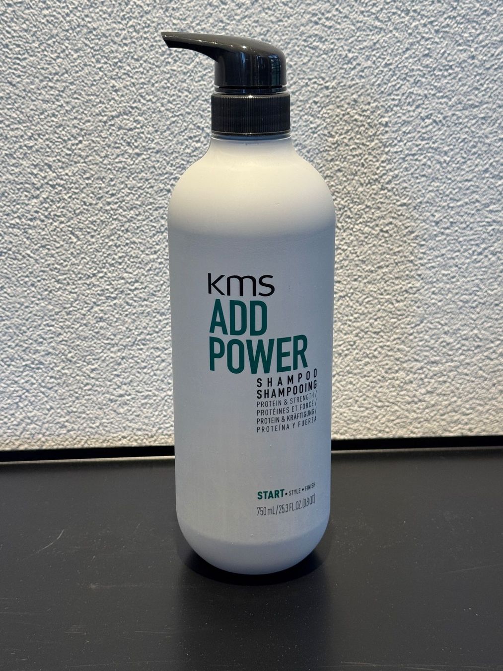 Prodotti per capelli: KMS Add Power Shampoo – Nuovo e nell'imballaggio originale da St. Gallen venduto da Jael0123