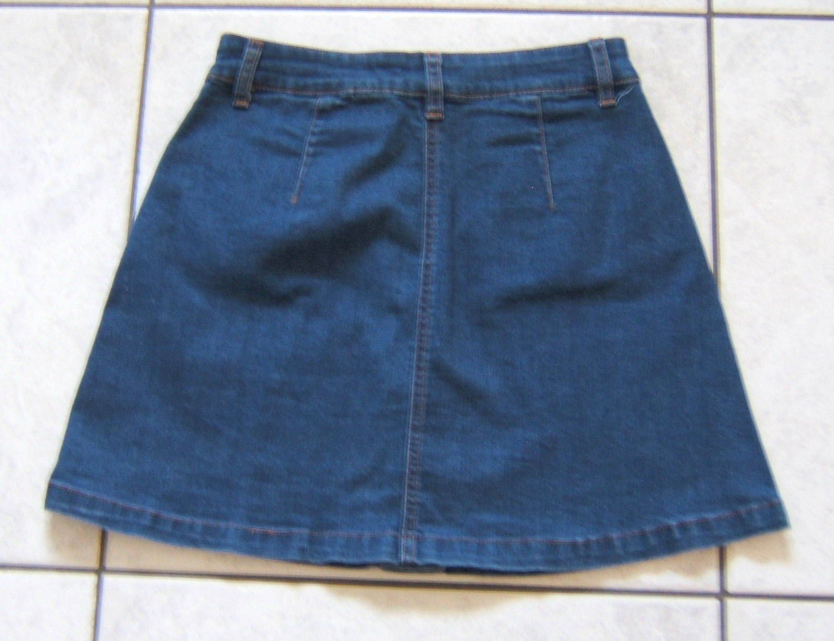 Lots de vêtements: 2 PAAR SHORTS / JEANSROCK / FREIZEITHOSE – D'occasion à Brunnen par Nonne04 3