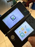 Nintendo 3DS mit Kabel und Game