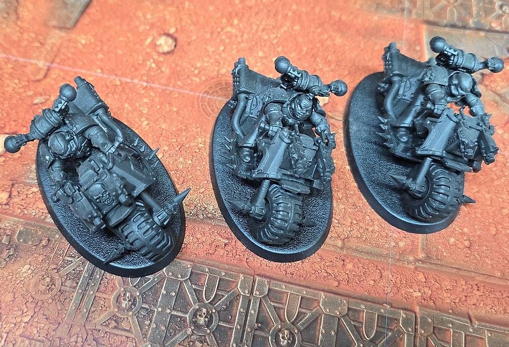 Kit di modellismo & Modellini statici: Warhammer 40k: Chaos Space Marines – Usato da Hilfikon venduto da Dragonfly1 2