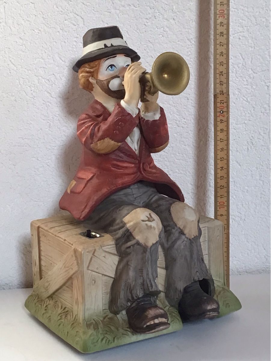 Figuren: Clochard – Gebraucht aus Niederdorf von Betonrose