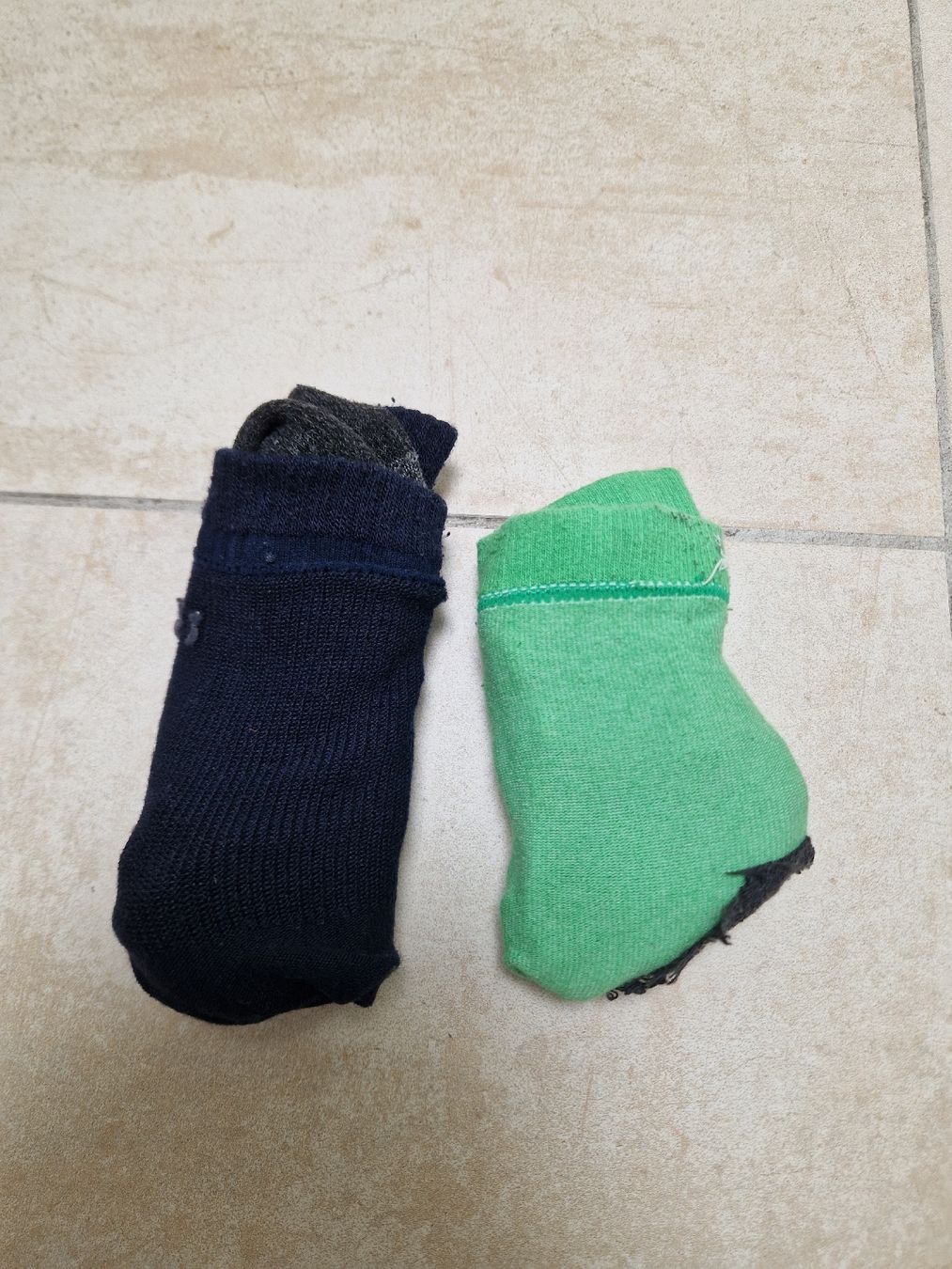 Falke Calze per bambini: Wandersocken Falke / KTEC Kind Gr. 31-34 – Usato da Aesch BL venduto da tubby78 1
