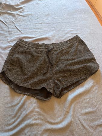 H&M Shorts, Grösse XL, schwarz-weiss gepunktet
