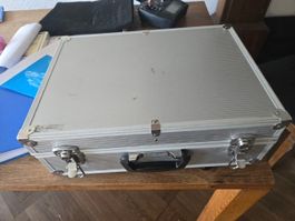 Werkzeugkoffer Alu mit Inhalt für RC-Fliegerei gebraucht