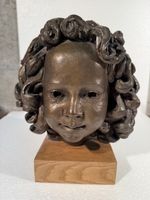 Buste de fillette en bronze, signé Patricia, année 1970