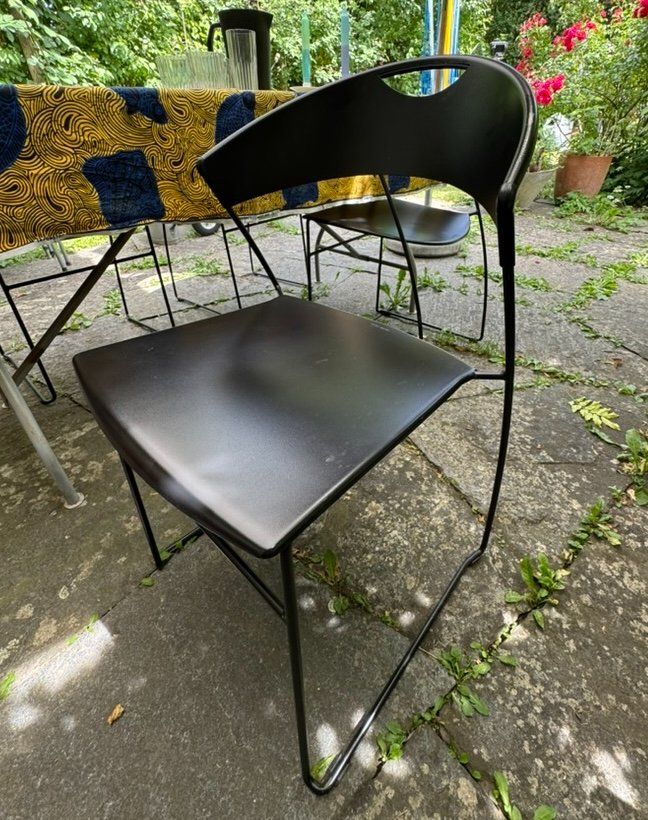 Stühle: Juliette Stapelstühle – Gebraucht aus Zürich von malapensa 1