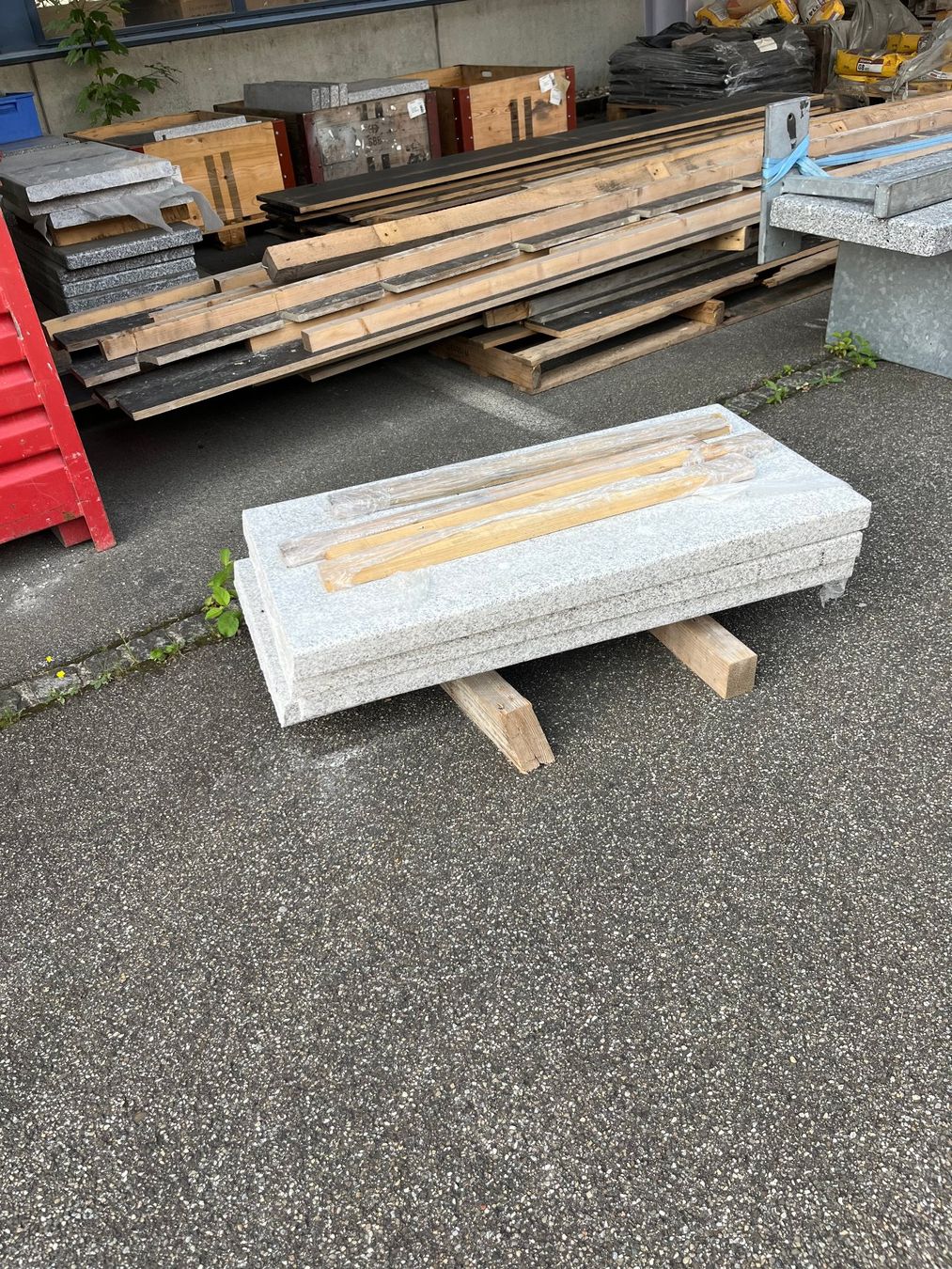 Steine & Dachziegeln: Granitplatten, grau, verschiedene Grössen, günstig – Neu (gemäss Beschreibung) aus Frenkendorf von 3dt_wp8v 1