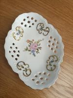 Dekorative Schale mit Blumenmotiv und Goldrand Hand bemahlt