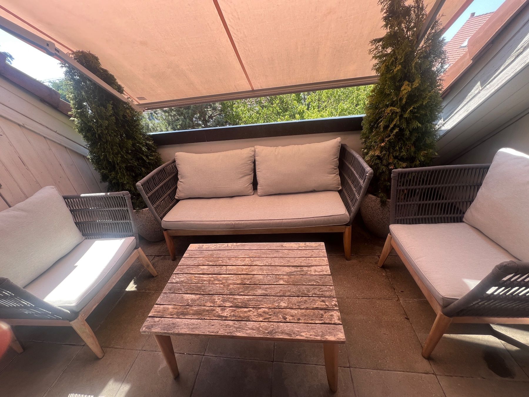 Set de table et chaises: Balkon/Gartenlounge Set 4-teilig – D'occasion à Niederhasli par art_yg6r 6