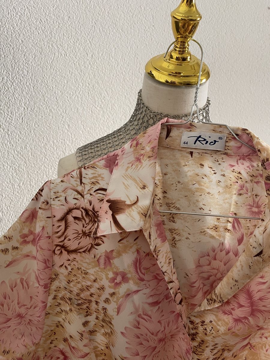 Camicette: Vintage blouse with floral print – Usato da Fribourg venduto da nel_6tdw 1