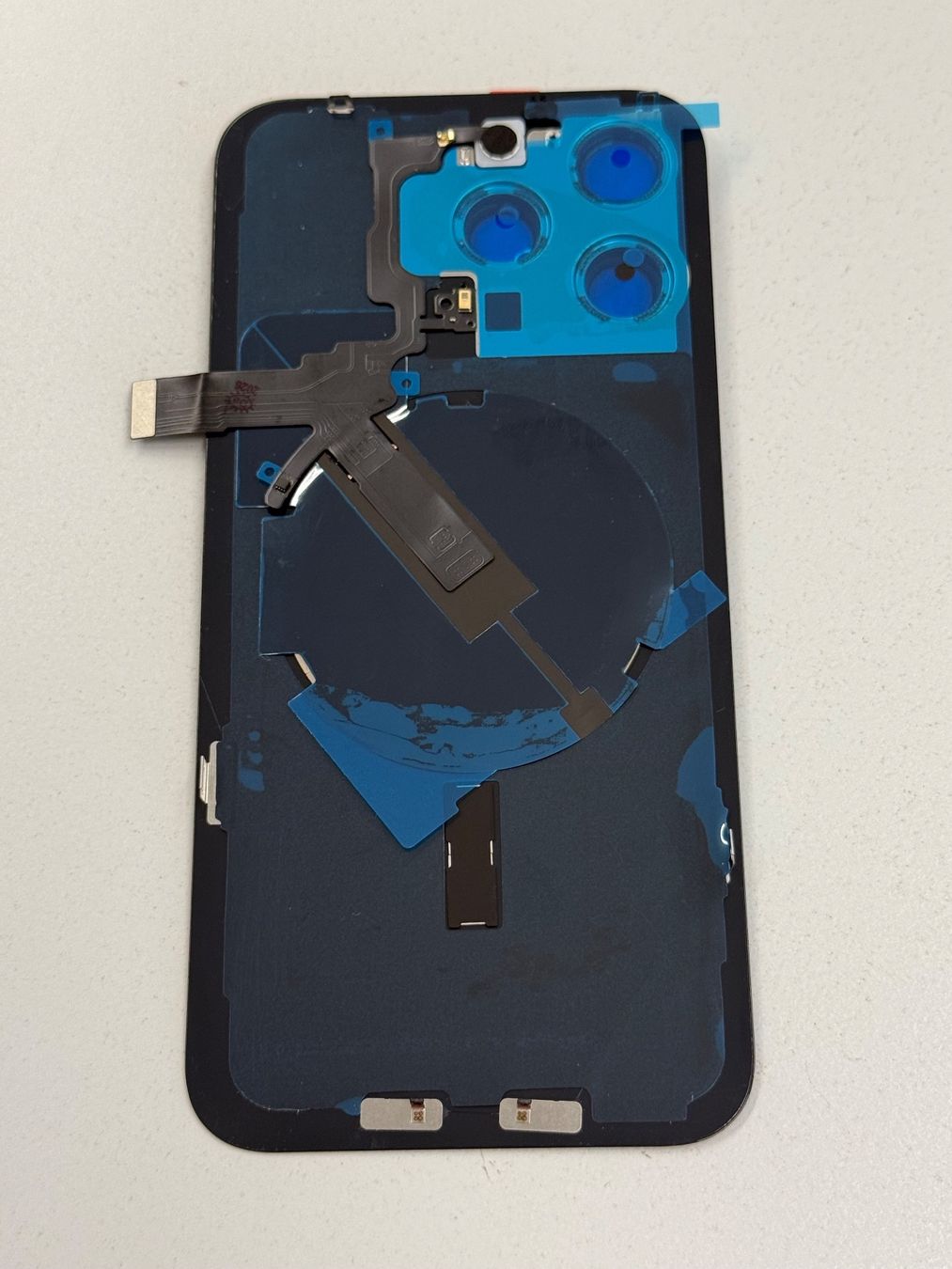 Apple Telefoni cellulari / Smartphones: Vitre Arrière pour iPhone 15 Pro Max avec NFC | Flash – Nuovo e nell'imballaggio originale da Zug venduto da ElPhone 1