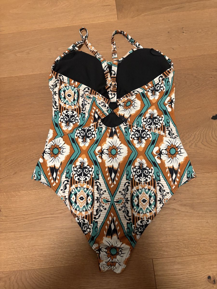 Costumi da bagno & Bikini: Badeanzug Studio Untold  Grösse 44  – Usato da Bürglen OW venduto da vofefi88 1