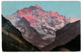 Jungfrau beim Alpenglühen
