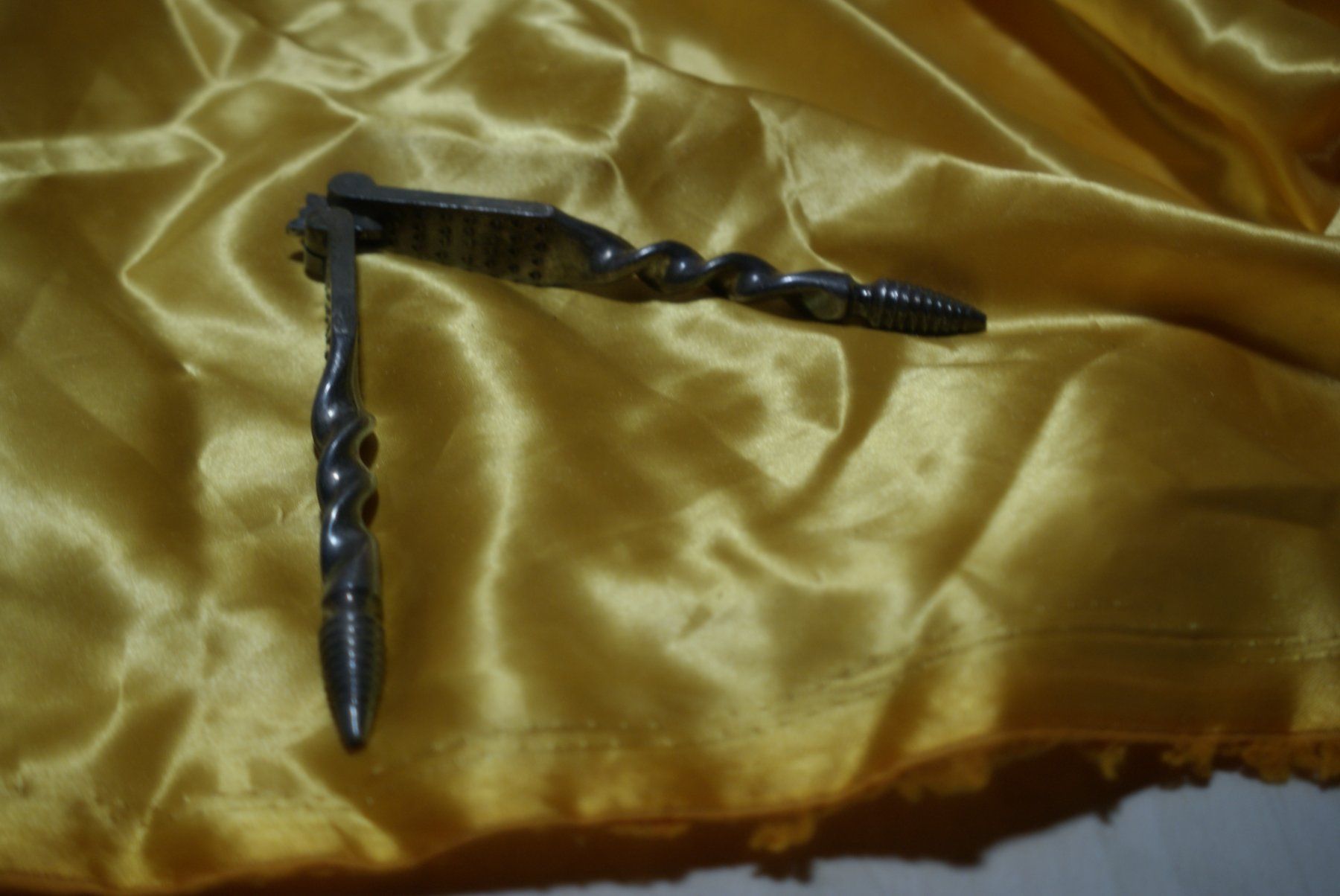 Statuette: (24) Sehr alter massiver Nussknacker oder so ??versilbert? – Usato da Buchs AG venduto da schwippschwapp 2