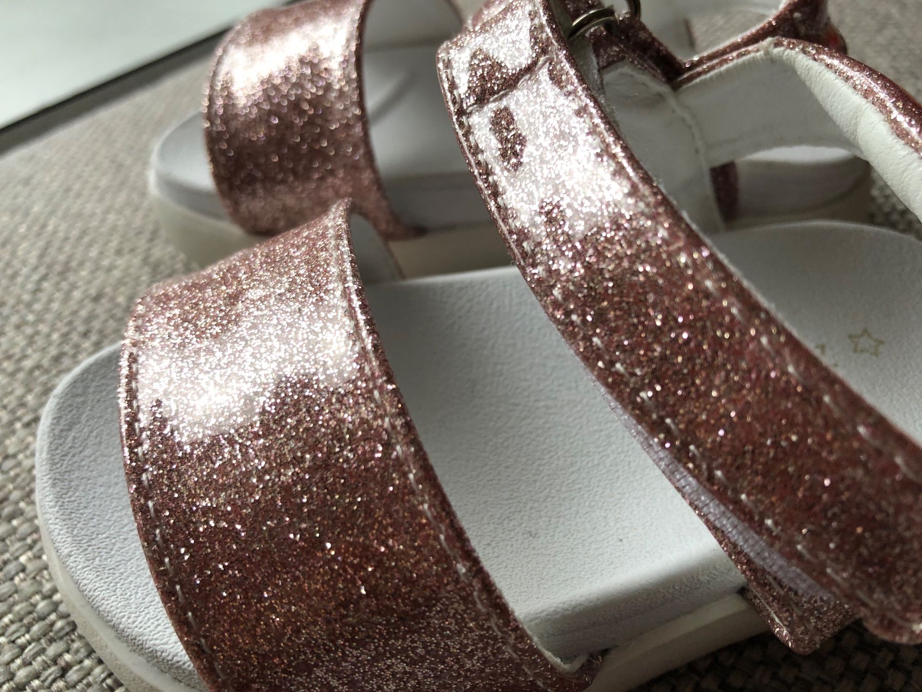 Scarpe per ragazzi: Baby party sandals 20 – Nuovo (secondo la descrizione) da Brugg AG venduto da Magna3