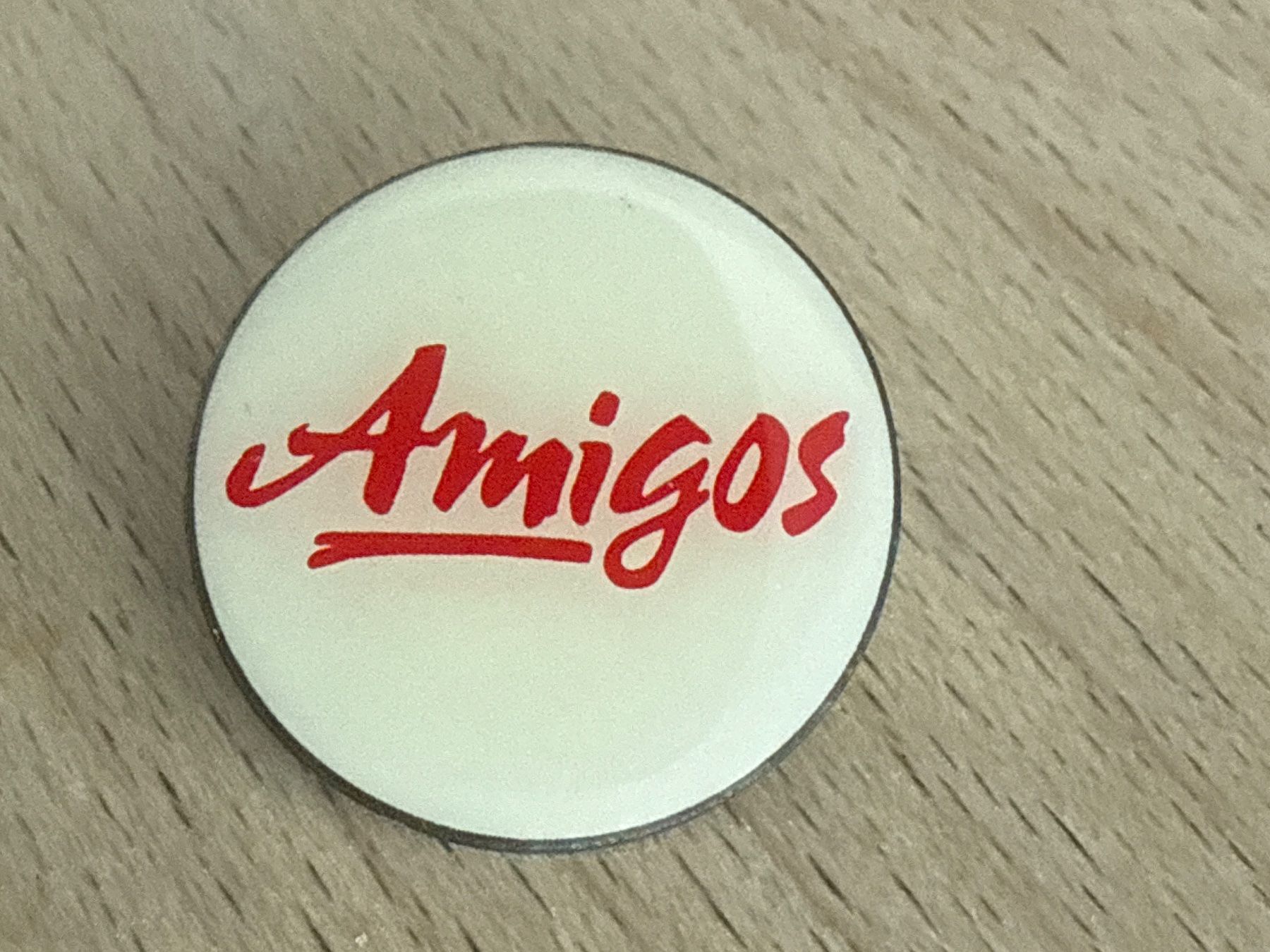Placchette & Badge: Pin Amigos – Usato da Glattbrugg venduto da Schweigmatt