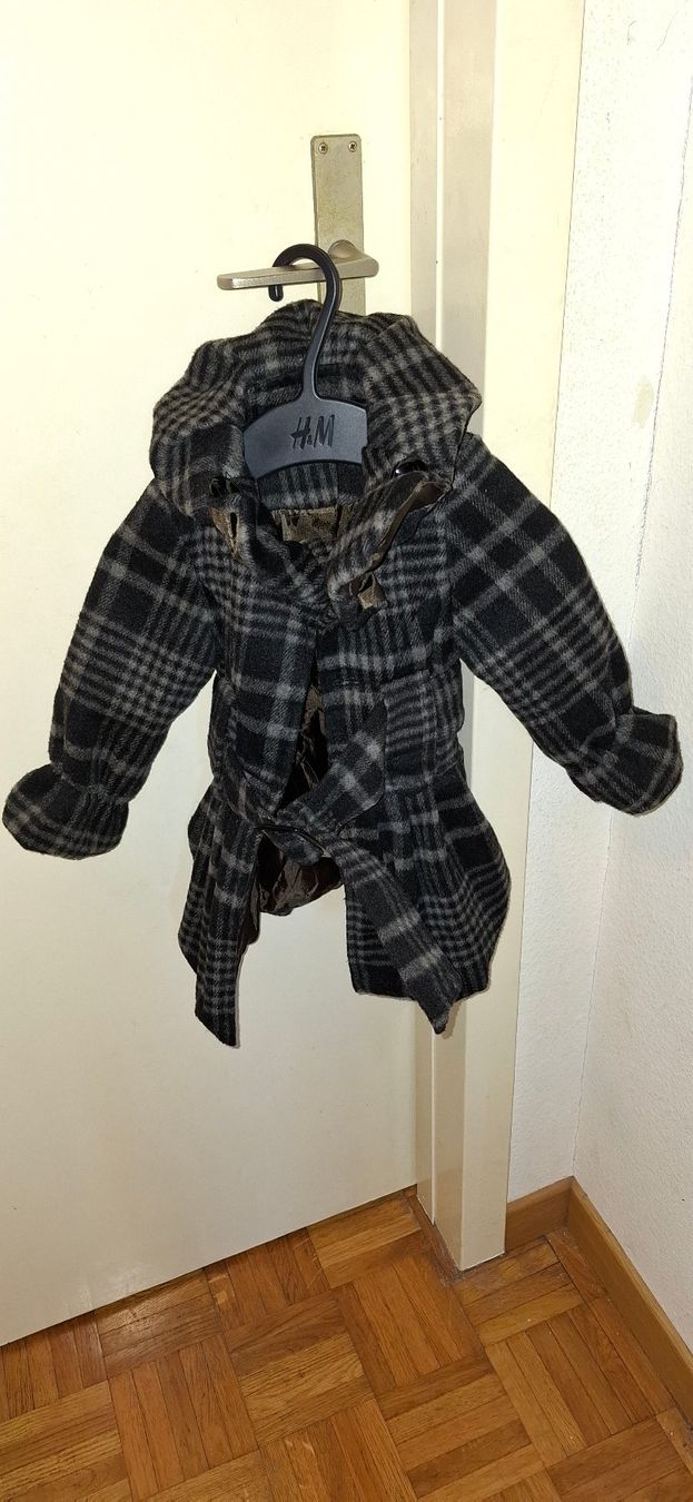 Giacche & Cappotti: Veste ceintrée noire, bébé 9mois – Usato da Lausanne venduto da GeoTrouvetou1952