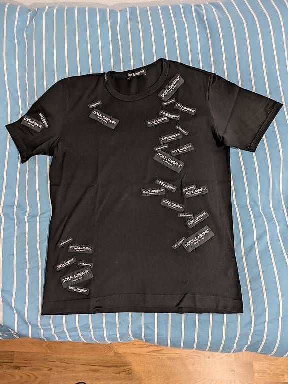 T-shirt: Dolce & Gabbana Multi Logo Patch T-Shirt IT 50 – Usato da Pratteln venduto da Mafium