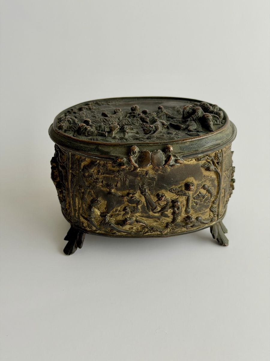 Barattoli: Boîte à bijoux en bronze décorée, antique. – Usato da Genève venduto da mar_nd6c
