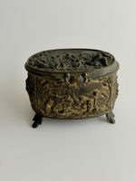 Boîte à bijoux en bronze décorée, antique.